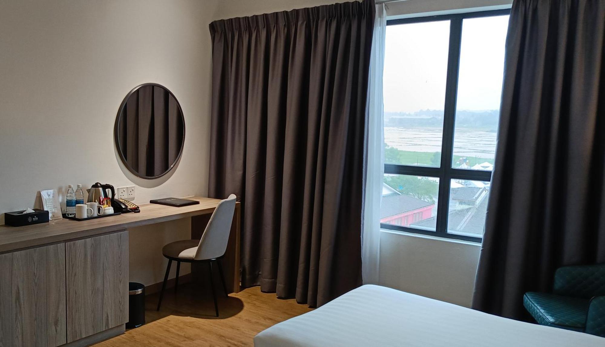 H Elite Design Hotel Kota Bharu Exterior photo